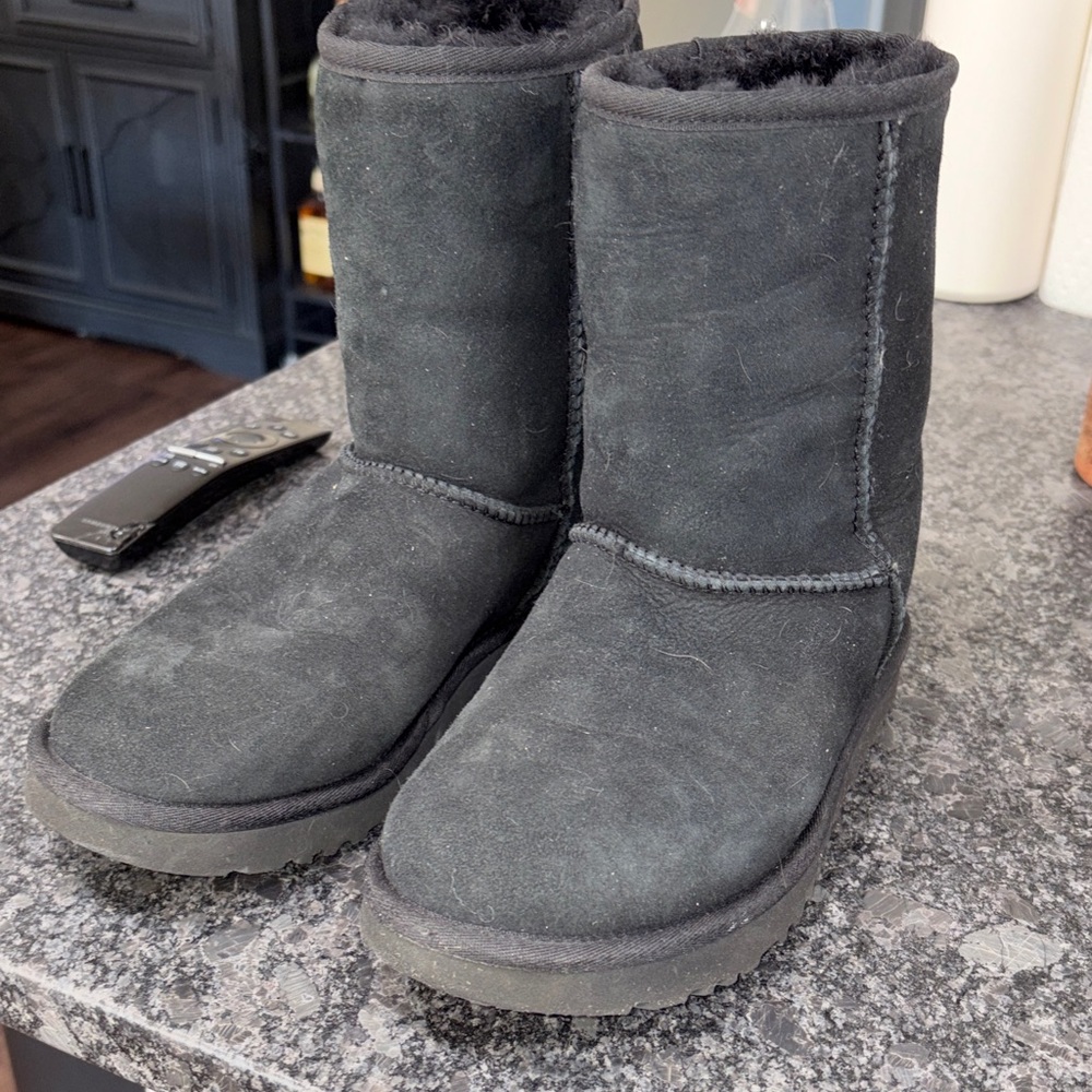 UGG Black short boot